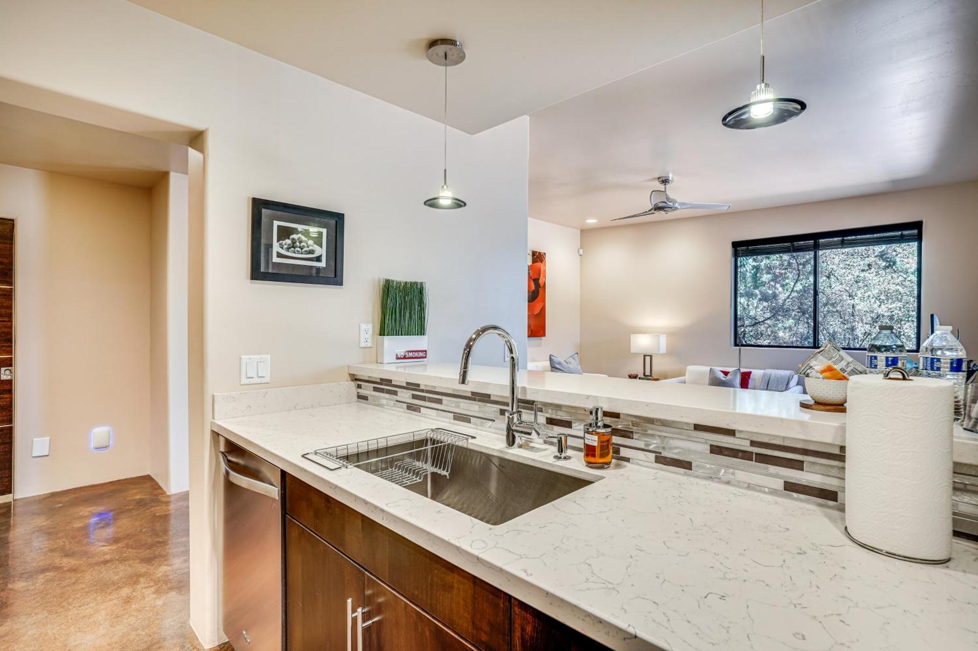 Sedona Couples Retreat With Patio Walk To Trails! Apartment Luaran gambar